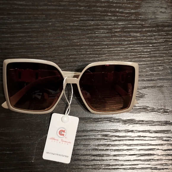 Accessories - Cream Sunglasses